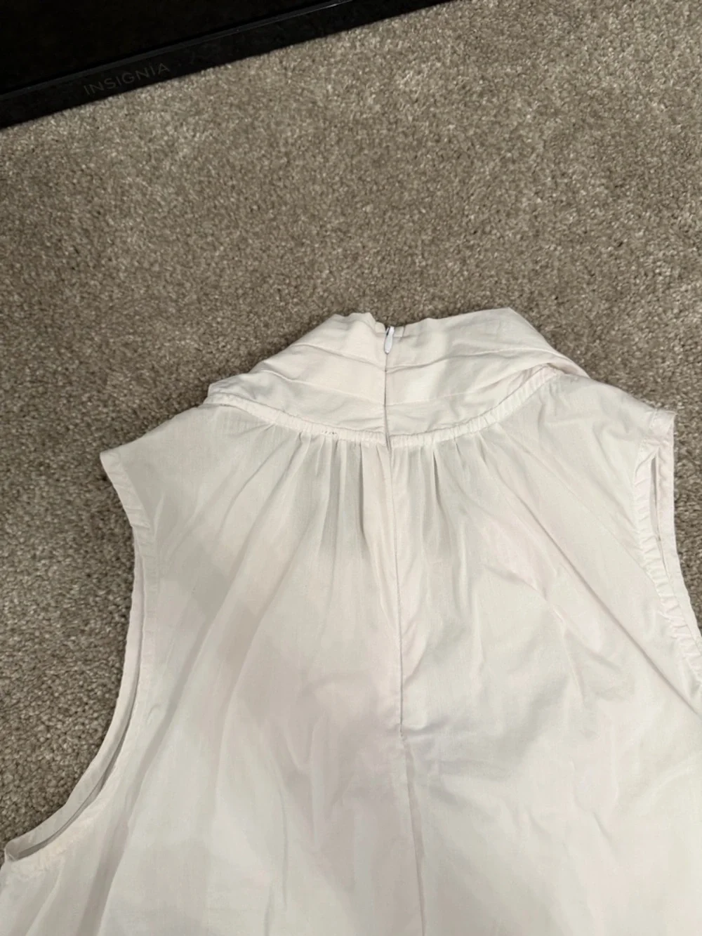 Ivory Top with Script Label - Picture 6 of 8